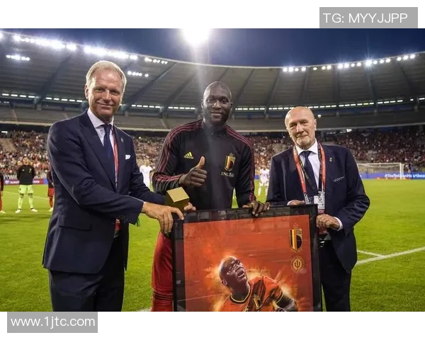 卫报：卢卡库或将成为曼联夏季转会的引爆点